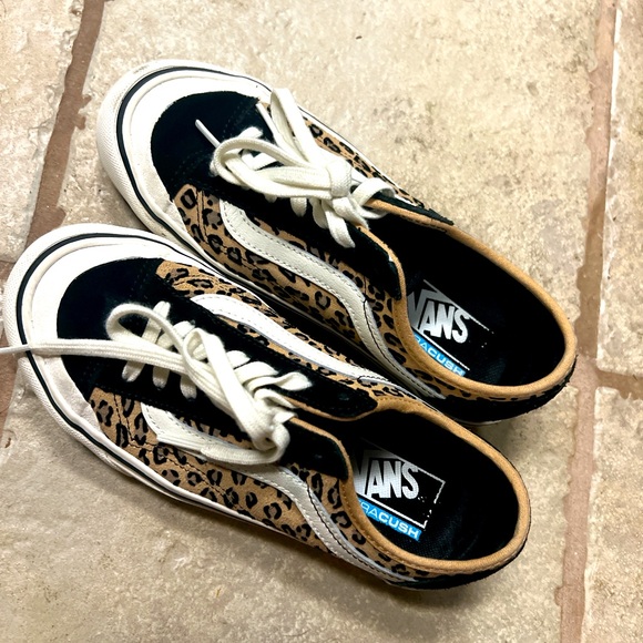 Cheetah print vans - Picture 2 of 4